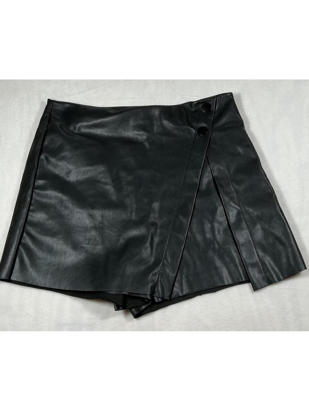 Love Tree Black Faux Leather Wrap Skort Shorts Size‎ L